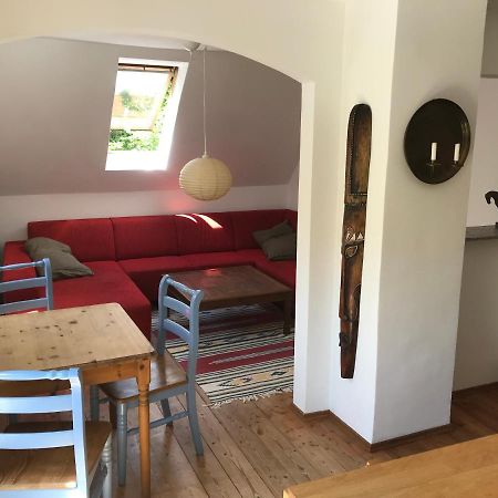 Charmante Altbau-Dg-Wohnung Munchen Bagian luar foto
