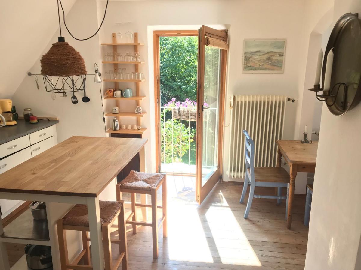 Charmante Altbau-Dg-Wohnung Munchen Bagian luar foto