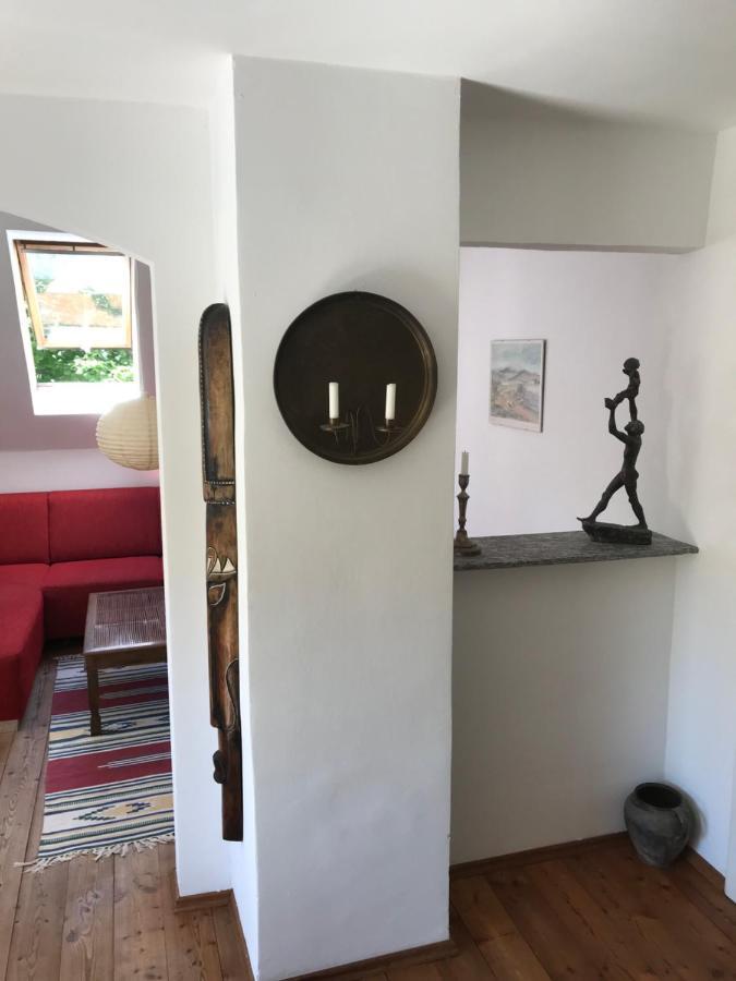 Charmante Altbau-Dg-Wohnung Munchen Bagian luar foto