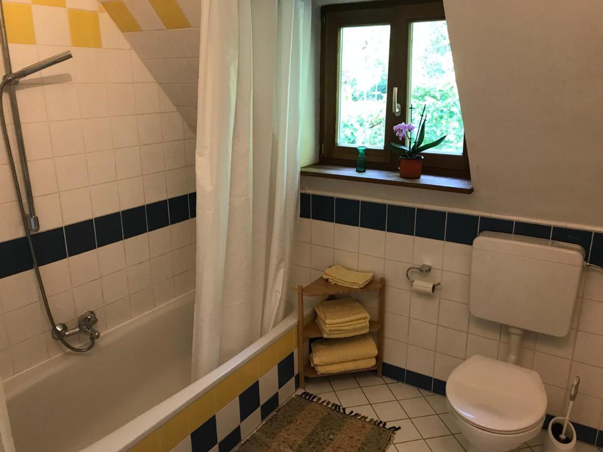 Charmante Altbau-Dg-Wohnung Munchen Bagian luar foto