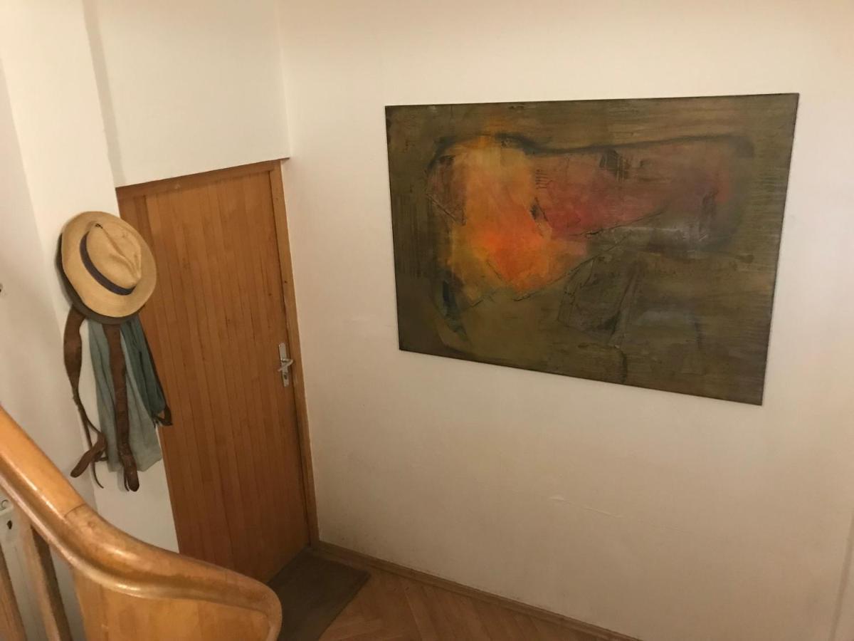 Charmante Altbau-Dg-Wohnung Munchen Bagian luar foto