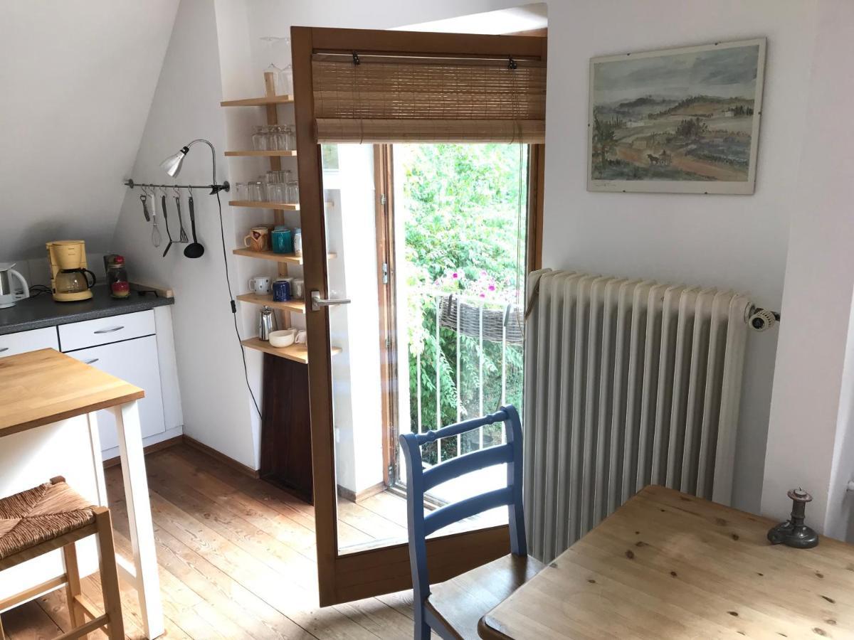 Charmante Altbau-Dg-Wohnung Munchen Bagian luar foto
